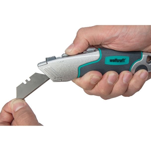 Cutter profesional Wolfcraft 4200000, lama retractabila, cu magazie pentru lame