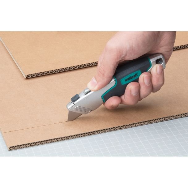 Cutter profesional Wolfcraft 4200000, lama retractabila, cu magazie pentru lame