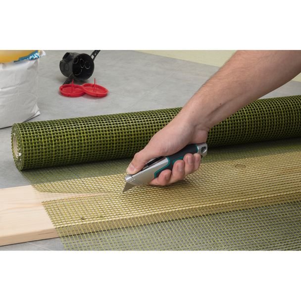 Cutter profesional Wolfcraft 4200000, lama retractabila, cu magazie pentru lame