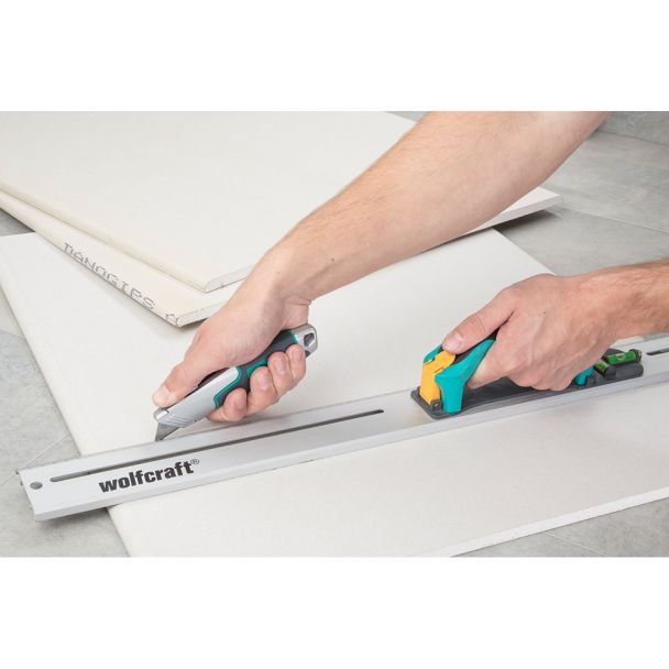Cutter profesional Wolfcraft 4200000, lama retractabila, cu magazie pentru lame
