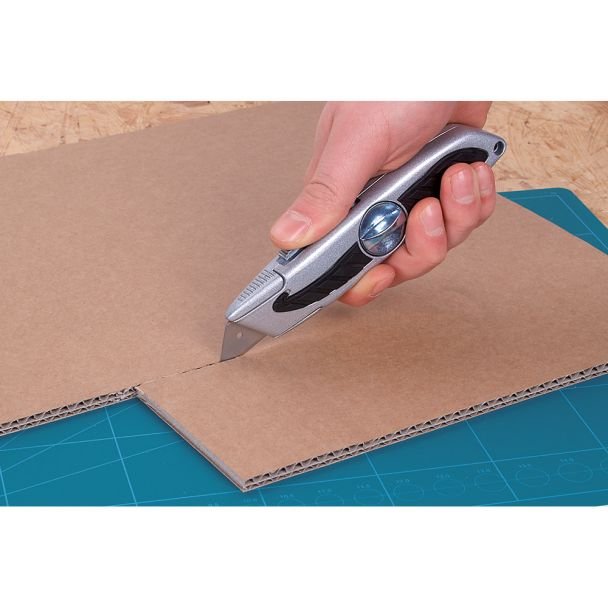 Cutter standard cu lame trapezoidale Wolfcraft 4133000, carcasa din metal cu aplicatii de cauciuc
