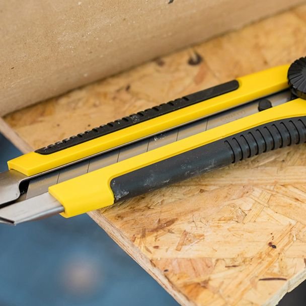 Cutter Stanley 1-10-425, 25 mm, 180 mm, vrac