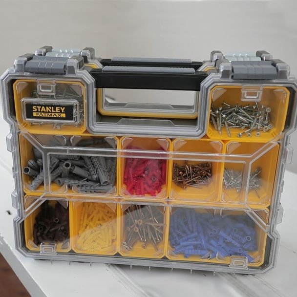 Organizator profesional pentru accesorii Stanley 1-97-521, 432 x 330 x 64 mm, 10 cupe adanci, inchizatori din plastic, max 8 kg