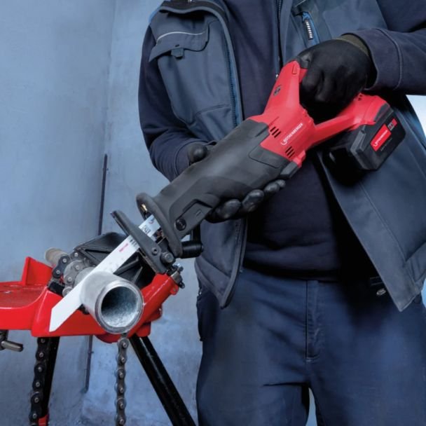 Set fierastrau sabie cu menghina pentru tevi Rothenberger ROTIGER CL, cursa 32 mm, cu acumulator 18V / 4.0Ah