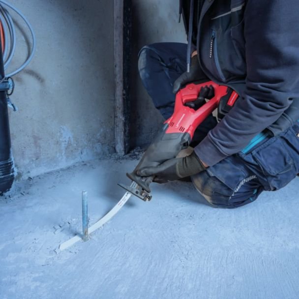 Set fierastrau sabie cu menghina pentru tevi Rothenberger ROTIGER CL, cursa 32 mm, cu acumulator 18V / 4.0Ah