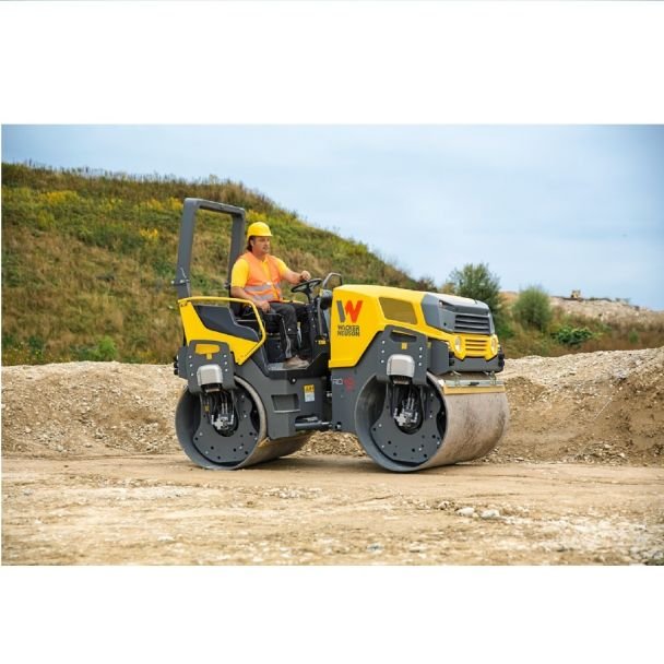 Cilindru vibro-compactor hidraulic Wacker Neuson RD40-130 DPF 4920 kg 1350 mm