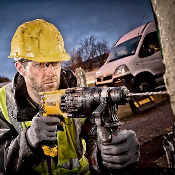 DeWalt, Ciocan rotopercutor DeWalt D25144K SDS‑Plus, 900 W, 3,0 J, 0–1450 rpm, două mandrine schimbabile