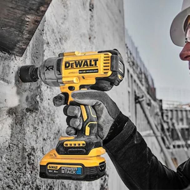 DeWalt, DeWalt DCF900H2T - Mașină de impact pătrat 1/2" 1356 Nm, 2x acumulatori 18V XR Powerstack 5.0Ah, încărcător, valiză TSTAK