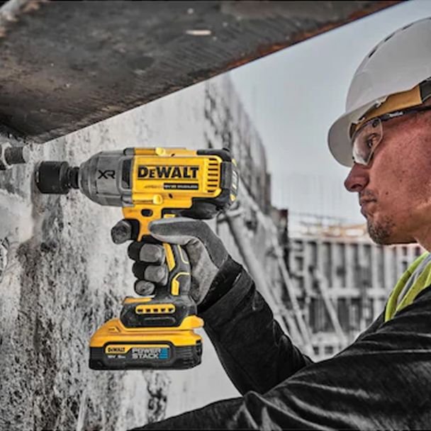 DeWalt, DeWalt DCF900H2T - Mașină de impact pătrat 1/2" 1356 Nm, 2x acumulatori 18V XR Powerstack 5.0Ah, încărcător, valiză TSTAK