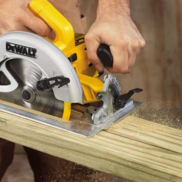 DeWalt, Fierăstrău circular manual DeWalt DWE560, 1350 W, pânză 184x16 mm, adâncime de tăiere 65 mm