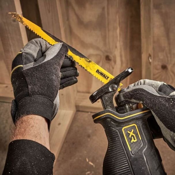 DeWalt, Fierăstrău tip sabie DeWalt DCS382NT, 0-3200 curse/min, compatibil cu acumulatori 18V XR, în valiză TSTAK