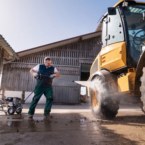 Karcher, Aparat de spălat cu înaltă presiune profesional Karcher HD 6/15 G Classic – motor benzină, 600 l/h, max. 200 bar