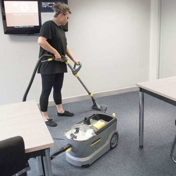 Karcher, Aspirator profesional cu spălare Karcher Puzzi 10/1 EU, 1250 W, 10+9 L, duză tapițerie și duză podea, cod 1.100-130.0