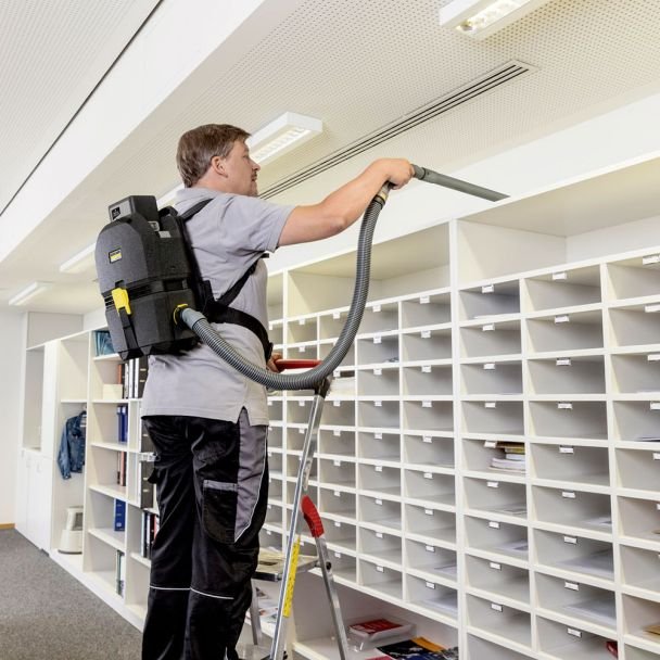 Karcher, Aspirator profesional tip rucsac Karcher BVL 3/1 BP Anniversary Edition, compatibil cu acumulator 36 V, capacitate 3 L