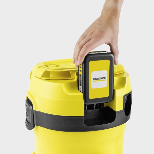 Karcher, Aspirator umed-uscat Karcher WD 2-18, 225 W, 12 L, acumulator 18 V/2,5 Ah cu încărcător