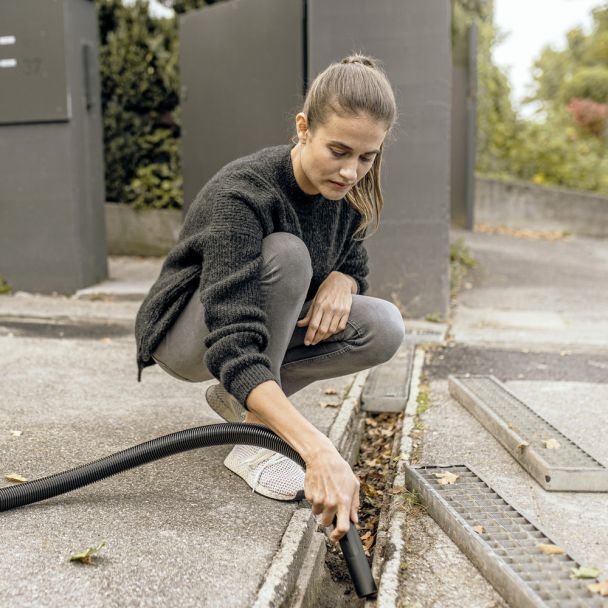 Karcher, Aspirator umed-uscat Karcher WD 2 Plus V-12/4/18 – 230 V, 1000 W, 12 l, recipient din plastic