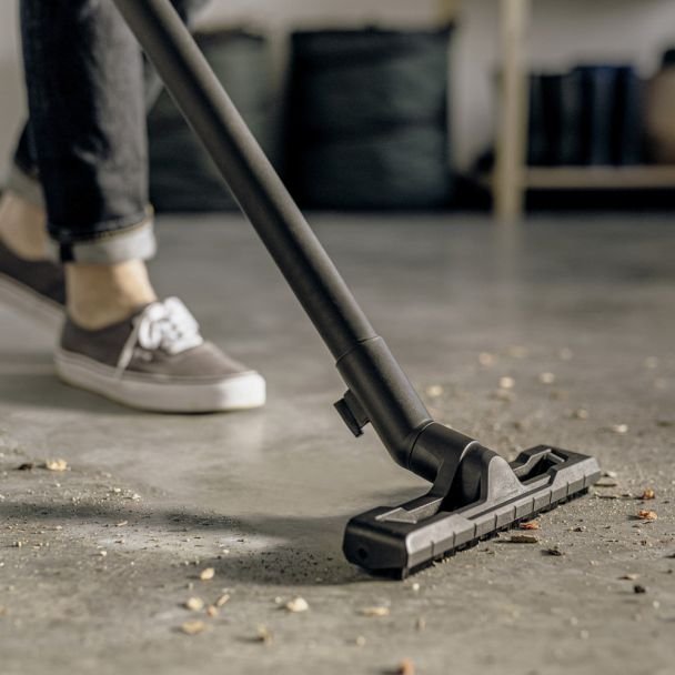 Karcher, Aspirator umed-uscat Karcher WD 2 Plus V-12/4/18 – 230 V, 1000 W, 12 l, recipient din plastic