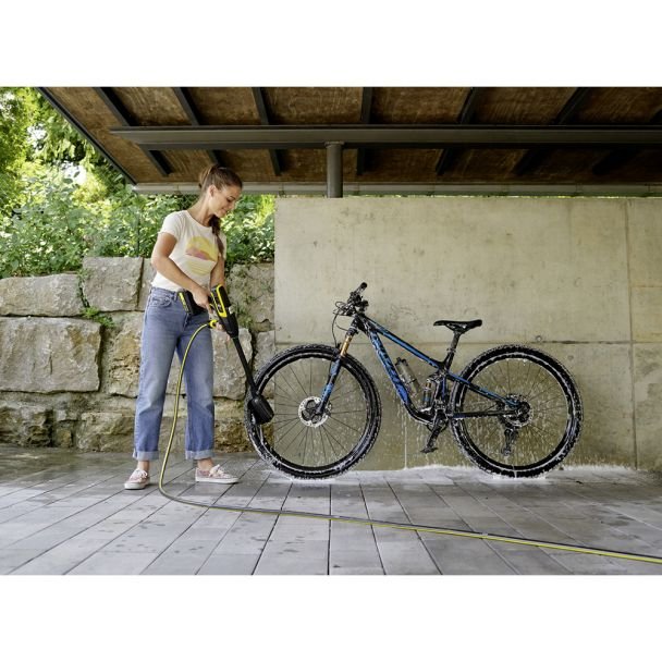 Karcher, Perie pentru spălare manuală Karcher WB 24 - Potrivită pentru autovehicule și suprafețe exterioare - Peri rezistenți, mâner ergonomic - Ușor de montat și utilizat - Cod 2.644-136.0