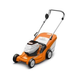 Mașină de tuns iarbă STIHL RMA 443.0 KIT — lățime de tăiere 41 cm, pe acumulator AP 200 cu încărcător