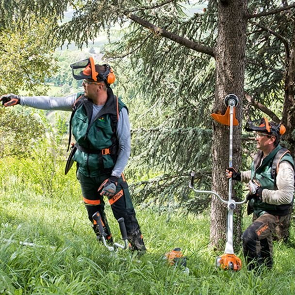 Motocoasa STIHL FS 311 | Motor 4 timpi, 1,9 CP | Lățime de lucru 480 mm | Performanță profesională, pornire ușoară | Durabilă, consum redus