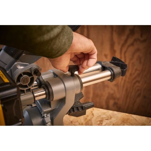 Stanley, Fierăstrău circular de masă Stanley FatMax | Model V20 SFMCS701M1 | Disc 190 mm | 1 acumulator 18V 4.0 Ah + încărcător | Valiză transport