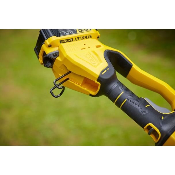 Stanley, Stanley SFMCPS620B | Drujbă cu tijă extensibilă | Compatibilă acumulator Li‑Ion 18 V | Bară 20 cm | Tăieri precise și manevrabilitate