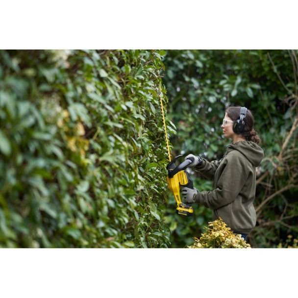 Stanley, Trimmer pentru gard viu Stanley FatMax V20 SFMCHT855M1 - 1 acumulator 18V / 4.0 Ah, încărcător, lamă 55 cm