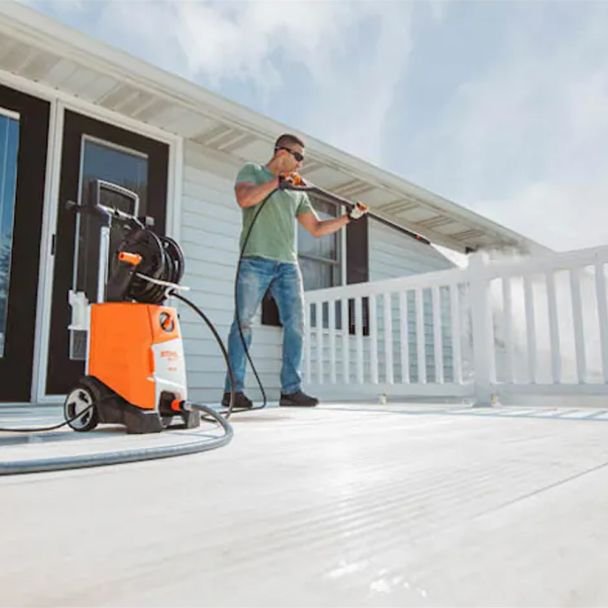 STIHL, Aparat de spălat cu presiune apă rece STIHL RE 110 PLUS — 1700 W, max. 150 bar, max. 430 l/h