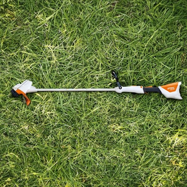 Stihl FSA 57 UM | Coasă electrică fără fir 280 mm | Compatibilă acumulatori AK 36V | Ușoară și silențioasă pentru grădină | Performanță fiabilă și autonomie extinsă