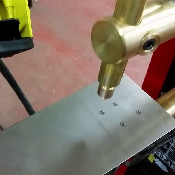 Telwin, Aparat sudură în puncte | Telwin PTE18LCD | 9700 A | 3+3 mm, brațe 700 mm | pentru reparații auto