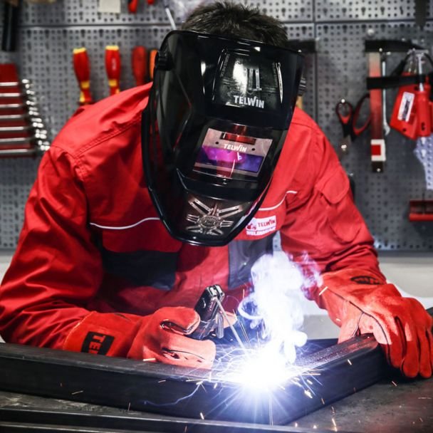 Telwin, Aparat sudură MMA Telwin GAMMA4.280 | 220 A | Electrozi 2-5 mm | Cu accesorii incluse | Ideal pentru lucrări profesionale și hobby
