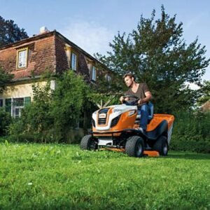 Tractor pentru tuns iarbă Stihl RT 6127.1 ZL — motor benzină 4 timpi, 21 CP, lățime tăiere 125 cm, coș 350 l