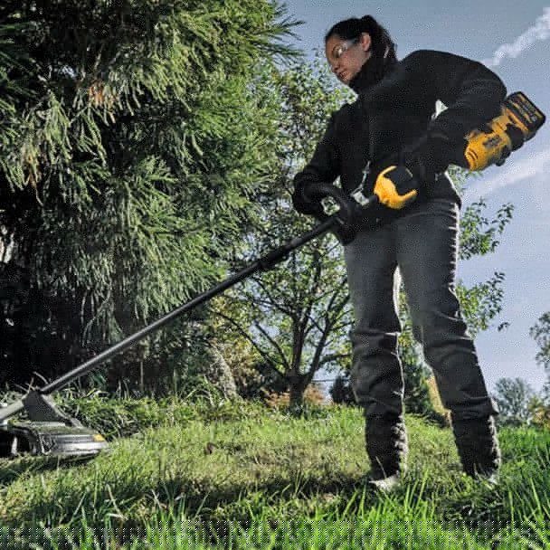 Unitate de antrenare multifuncțională DeWalt DCMAS5713N | Compatibilă cu acumulator XR FlexVolt 54 V | Design compact pentru utilizare profesională | Performanță și durabilitate...