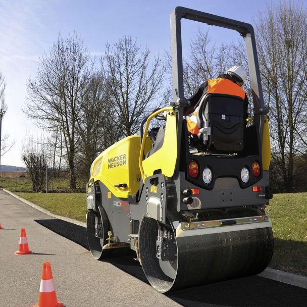 Wacker Neuson, Cilindru vibro-compactor - Wacker Neuson RD24 100 DPF - 2475 kg - Motor Kubota - 1000 mm