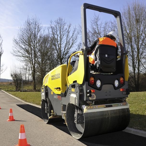 Wacker Neuson, Cilindru vibro-compactor Wacker Neuson RD24-100 O - 2525 kg - Motor Kubota - Tambur 1000 mm - Construcții