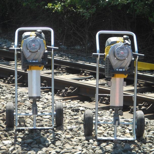 Wacker Neuson, Ciocan demolator pentru căile ferate | Wacker Neuson BH55RW | Sistem prindere 28x160 mm | Motor benzină 2T | Forță de impact 55 J