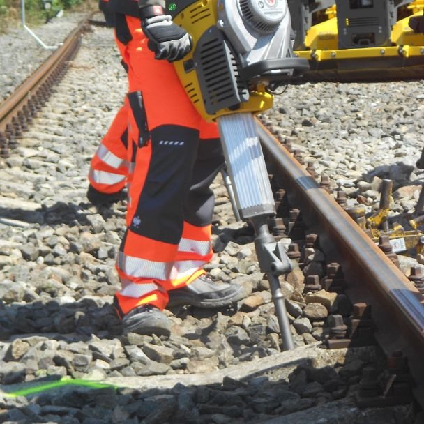 Wacker Neuson, Ciocan demolator pentru căile ferate | Wacker Neuson BH55RW | Sistem prindere 28x160 mm | Motor benzină 2T | Forță de impact 55 J