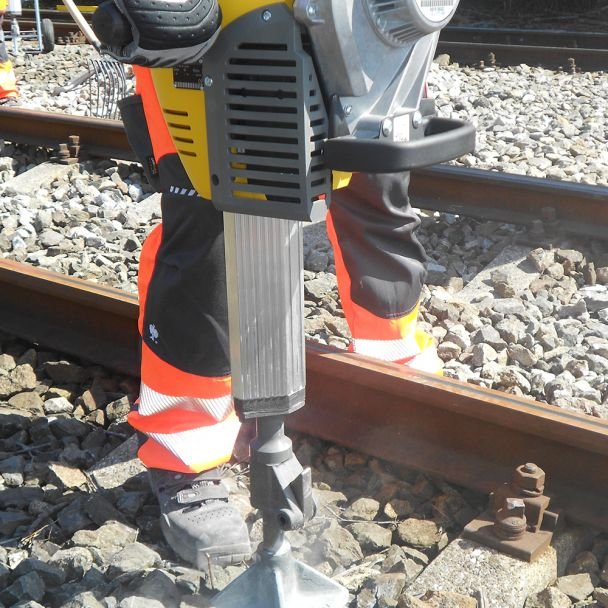 Wacker Neuson, Ciocan demolator Wacker Neuson BH 55RW | Pentru căi ferate | Prindere 27x80 mm | Motor benzină 2T | Forță impact 55 J