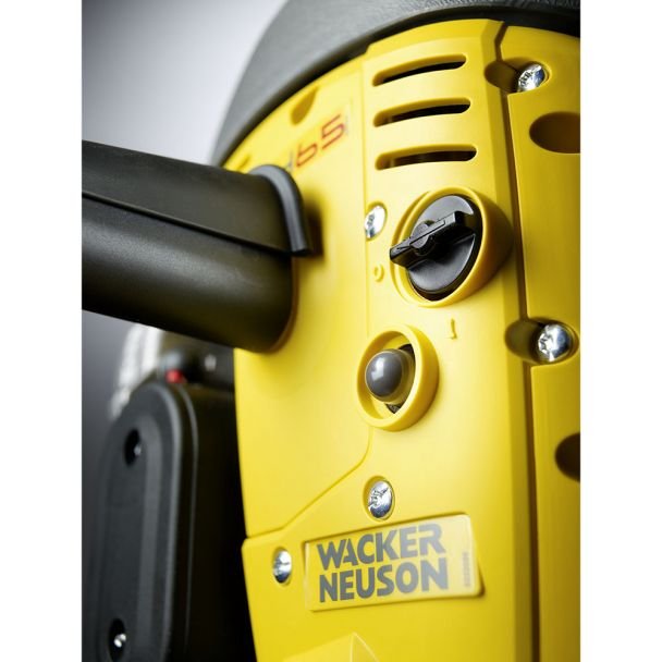 Wacker Neuson, Ciocan demolator | Wacker Neuson BH55 | Motor benzină 2T | Sistem prindere 32x160 mm | Forță impact 65 J