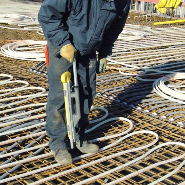 Wacker Neuson, Mașină de legat armături Wacker Neuson DF16 — magazie 77 legături, capacitate 1.000 noduri/h