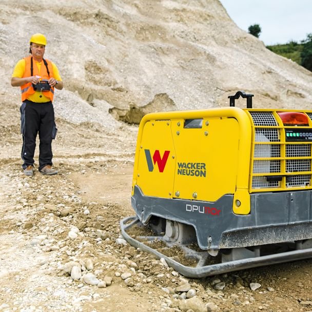 Wacker Neuson, Placă compactoare reversibilă Wacker Neuson DDPU110r, diesel LEM870, 793 kg, forță impact 110 kN, telecomandă, pornire electrică