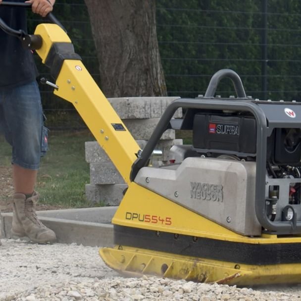 Wacker Neuson, Placă compactoare reversibilă Wacker Neuson DPU5545Hec — diesel, pornire electrică, 426 kg, 55 kN, sistem Compatec