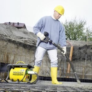 Wacker Neuson, Vibrator beton compatibil cu convertizor Wacker Neuson IRSEN 58/250 GV, cap 58 mm cu protecție din cauciuc, furtun 0.8 m, 250 Hz, mâner cu vibrații reduse