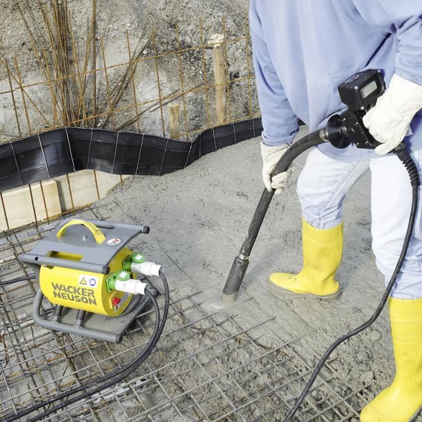 Wacker Neuson, Vibrator beton compatibil Wacker Neuson IRSEN 30/042, cap vibrant 30 mm, furtun 0,8 m, 200 Hz, mâner vibrații scăzute