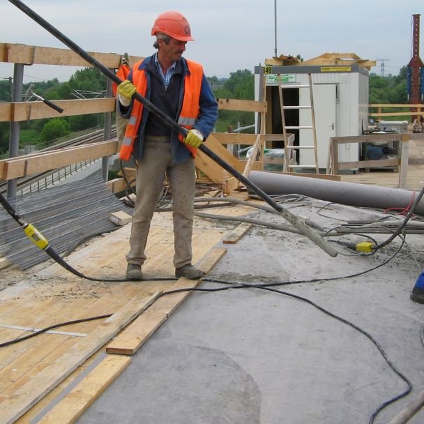 Wacker Neuson, Vibrator de beton compatibil cu convertizor Wacker Neuson IREN 58/042/10, cap vibrant 58 mm, furtun 10 m, 200 Hz