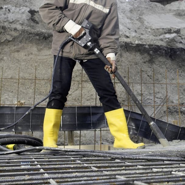 Wacker Neuson, Vibrator de beton compatibil cu Wacker Neuson IRSEN 58/042 GV – cap vibrant 58 mm cu protecție de cauciuc, furtun 0,8 m, frecvență 200 Hz, mâner vibrații scăzute