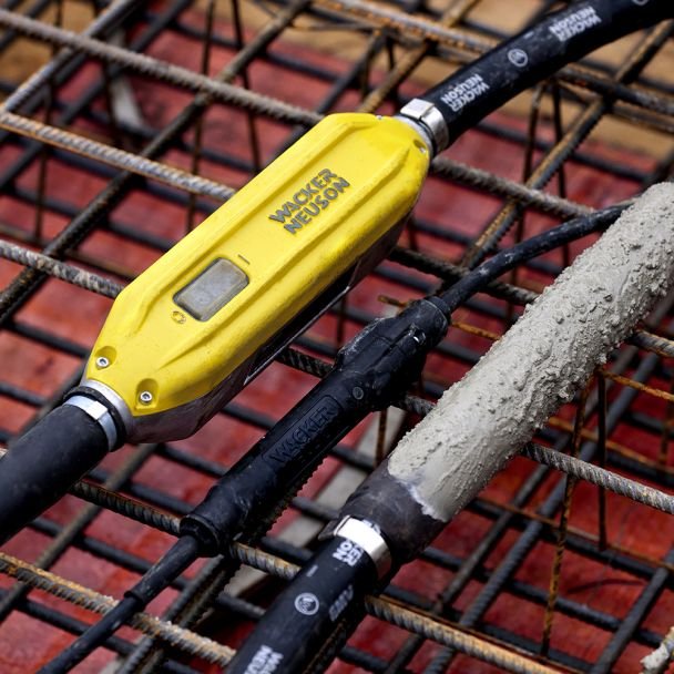 Wacker Neuson, Vibrator de beton Wacker Neuson IRFU45/230/10 cu convertizor integrat, cap 45 mm, arbore flexibil 10 m, 200 Hz