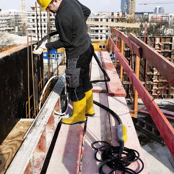 Wacker Neuson, Vibrator de beton Wacker Neuson IRFU45/230/10 cu convertizor integrat, cap 45 mm, arbore flexibil 10 m, 200 Hz