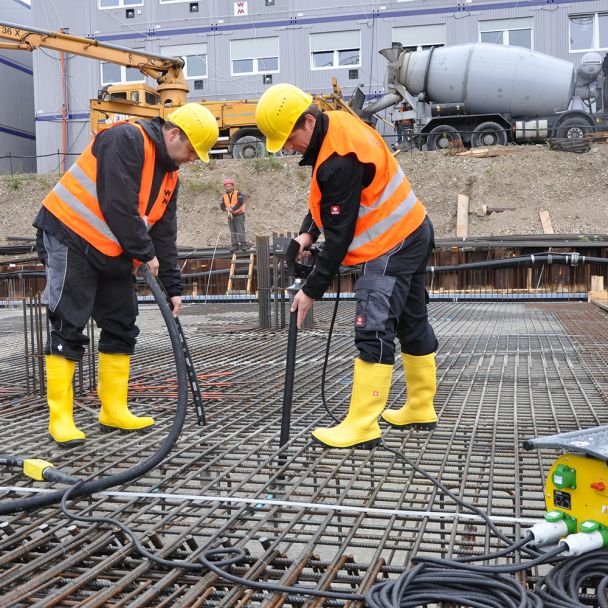 Wacker Neuson, Vibrator de beton Wacker Neuson IRSE-FU58/230, cap vibrant 58 mm, arbore flexibil 15 m, convertizor integrat