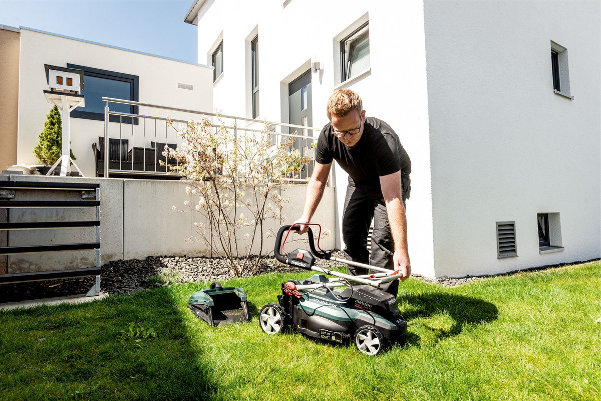 Mașină de tuns iarba cu acumulator Metabo RM 36-18 LTX BL 36 – 18 V, 2 x 5,2 Ah - imagine 4